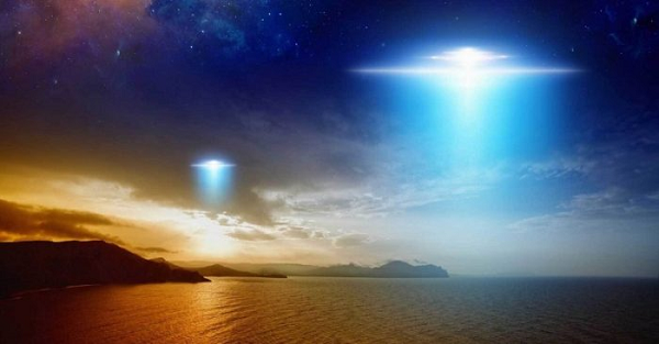 Những UFO xuất hiện nhiều lần ở độ cao 9.000 m, 6.000 m, thậm chí là sát mặt nước biển. Chúng có thể tăng tốc, giảm tốc và sau đó đạt tốc độ siêu vượt âm.