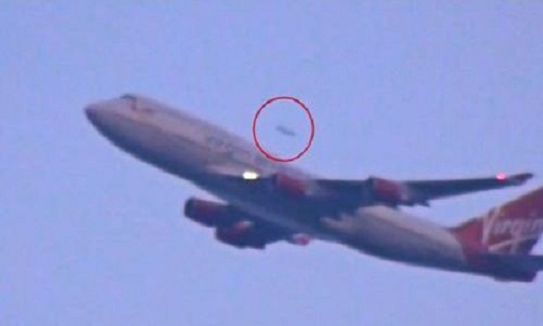 Surender Singh từng giữ chức Tổng chỉ huy Lực lượng an ninh công nghiệp miền trung (CISF) cho biết chỉ trong tháng 4/2016 đã có 60 lần xuất hiện UFO tại sân bay quốc tế Indira Gandhi (IGI) tại New Delhi.