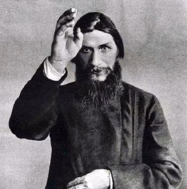Quả thật, lời nguyền nghiệt ngã của Rasputin đã ứng nghiệm sau khi ông bị sát hại. Chế độ quân chủ của Nga tồn tại hơn 300 năm bị diệt vong sau cuộc Cách mạng Tháng Mười vĩ đại năm 1917. Gia tộc hoàng gia Romanov đều không thoát khỏi cái chết.