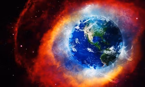 Mối nguy hiểm thực sự chính là những hạt nguyên tử mang điện tích từ mặt trời. Khi từ trường của địa cầu biến mất, con người sẽ phải đội mũ, đeo kính và mặc trang phục bảo hộ mỗi khi ra khỏi nhà. Nếu không muốn sử dụng những thứ đó, chúng ta sẽ phải ở trong nhà trong suốt cuộc đời.