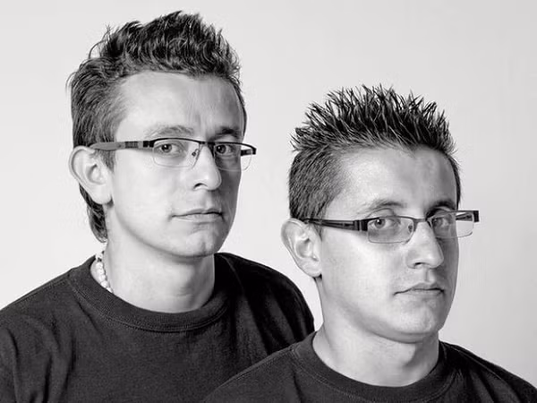 Doppelgänger đôi lúc còn được gọi là "quỷ sinh đôi’, ám chỉ rằng chúng có thể sẽ cố gắng cung cấp lời khuyên cho người mà chúng ám ảnh, nhưng lời khuyên đó có thể gây lầm lạc và rất hiểm độc. Chúng cũng có thể gieo vào đầu óc nạn nhân những ý tưởng nham hiểm hoặc đẩy họ vào trạng thái mất lý trí. Vì lý do này, mọi người đã được khuyên rằng, bằng mọi giá không nên cố gắng liên hệ với doppelgänger của chính họ.