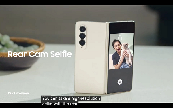 Z Fold 4 được trang bị chipset Qualcomm Snapdragon 8+ Gen 1 4nm, 12GB RAM và 1TB dung lượng lưu trữ trong, pin 4400mAh, hỗ trợ sạc nhanh 25W + sạc không dây 15W, nhưng sẽ không đi kèm bộ sạc.