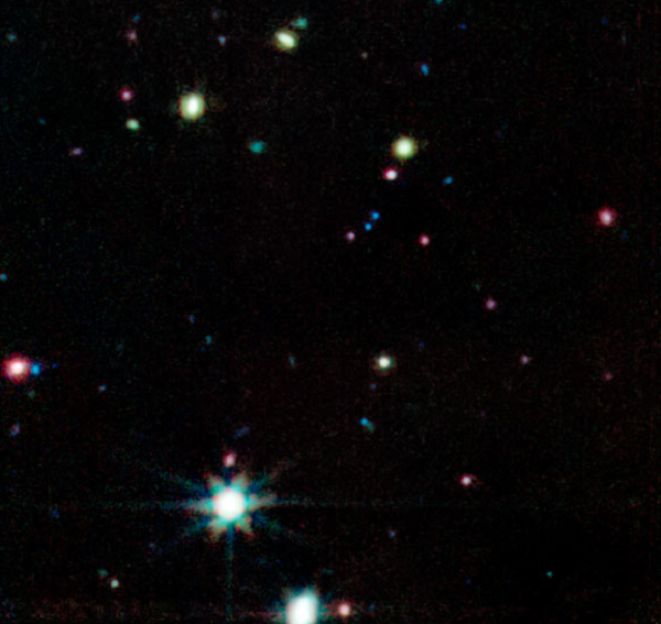 Phát hiện này nằm trong khuôn khổ cuộc khảo sát CEERS hướng về thế giới "bình minh vũ trụ" qua 2 máy ảnh là Máy ảnh hồng ngoại gần và Dụng cụ hồng ngoại tầm trung của James Webb.