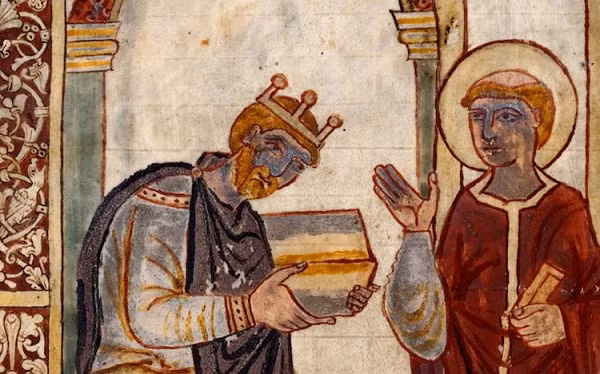 Người Saxon tham gia các cuộc di cư của người Germanic sang các vùng đất của Anh ở trong và sau thế kỷ thứ 5. Đến nay người ta vẫn chưa biết được có bao nhiêu người Saxon di cư từ lục địa này sang Britain mặc dù người ta đã ước tính tổng số người thuộc chủng German sang định cư tại Britain chiếm từ 10.000 đến 200.000 người.