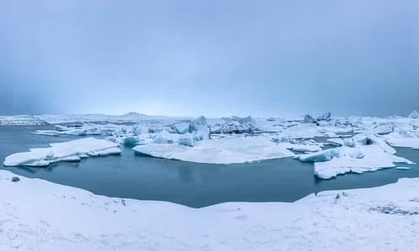 Nhưng trong vài thập kỷ qua, lượng bổ sung ít hơn lượng tan chảy nhiều, gây ra sự mất cân bằng, khiến tỉ lệ băng thây ma dần lan rộng, hiện đã chiếm 3,3% tổng lượng băng Greenland, tương đương 120 ngàn tỉ tấn.