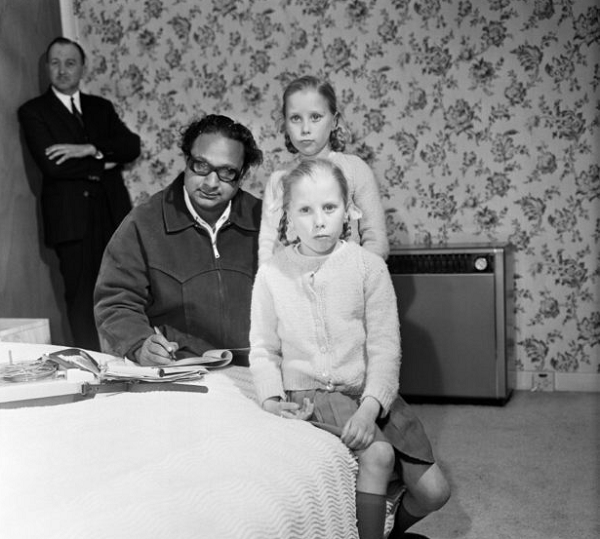 Trong một dịp tình cờ, Florence đã nghe được Gillian và Jennifer khi đó đang chơi game cùng nhau, nói về vụ tai nạn cướp đi mạng sống của 2 chị gái của chúng. Gillian đã ôm đầu Jennifer và nói rằng: "Máu đang chảy ra từ mắt của em. Đó là chỗ mà em bị xe tông".