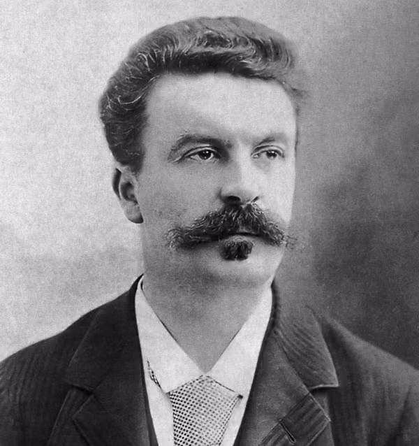 Nhà văn pháp Guy de Maupassant đã có những trải nghiệm khá thân mật với hồn ma của mình. Doppelganger này không chỉ nói chuyện mà còn kể cho nhà văn một câu chuyện; và Maupassant đã thừa nhận một trong những câu chuyện cuối đời của ông thực chất được viết bởi hồn ma của mình.