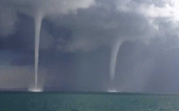 Các chuyên gia khí tượng nói rằng ở Florida vốn hay có hiện tượng vòi rồng rồi, do điều kiện thời tiết hay có gió mạnh và bão nhưng với quy mô nhỏ hơn. Việc xuất hiện những vòi rồng lớn hơn mức thường thấy cũng có thể do biến đổi khí hậu, dẫn đến việc hay có bão mạnh và phức tạp.