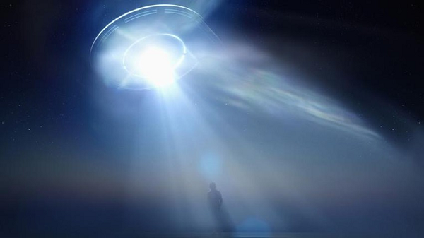 Ngôi làng sa mạc cổ kính Dulce, New Mexico, là nơi sinh sống của chưa đầy 3.000 cư dân và thậm chí không có đèn giao thông. Dulce nổi tiếng bởi là nơi có Khu Bảo tồn Jicarilla Apache, phía Bắc New Mexico và phần lớn là nơi sinh sống của các bộ tộc bản địa.