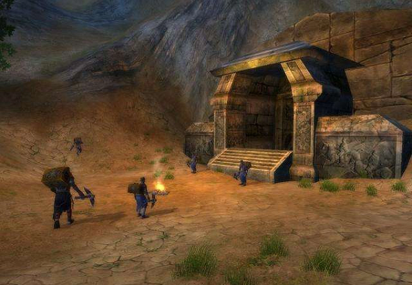 Mộ tặc là công việc bẩn thỉu, nguy hiểm, yêu cầu người làm phải chui trong những đường hầm nhỏ hẹp, hít thở không khí ô nhiễm, đồng thời trong khi làm còn nơm nớp lo sợ bị phát hiện.