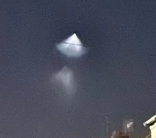 Một nhà điều tra những chuyện kỳ bí địa phương tên là Brian tuyên bố đã tình cờ chạm trán một số UFO khi khám phá các tòa nhà bỏ hoang vào ban đêm.