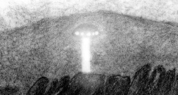 Ellen Dean sống ở làng Fearby cũng tiết lộ, cô đã chứng kiến những luồng sáng bí ẩn trong khu vườn sau nhà mình vào tháng 3/2020 và tin rằng thứ ánh sáng đó không phải từ một loại máy bay bay thấp từ trạm RAF hay đèn lồng.