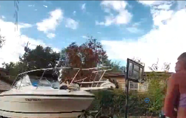 Tuy nhiên mối hoài nghi hướng vào Perseids - trận mưa sao băng tuyệt đẹp đang đổ xuống khắp thế giới và vừa đạt đỉnh đúng đêm trăng tròn vừa qua.