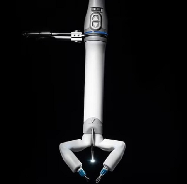 Giáo sư Shane Farritor và các đồng nghiệp của tại Cơ sở đổi mới Nebraska (UNL) của Trường Đại học Nebraska-Lincoln (NIC- Mỹ) và công ty công nghệ Virtual Incision đã phát triển robot "bác sĩ liên hành tinh" MIRA.