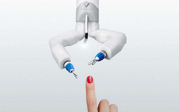 Điều đó giúp bác sĩ thực hiện các thao tác xâm lấn tối thiểu, nhằm tăng độ an toàn cho một môi trường ngoài vũ trụ không có nhiều điều kiện hỗ trợ các thủ thuật y học, giải quyết biến chứng như trên Trái Đất.