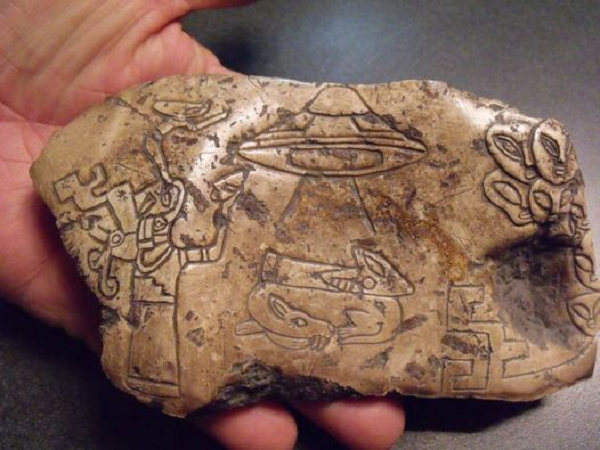 Người Mayan đã xây dựng nhiều công trình kiến trúc và để lại di sản kiến trúc phong phú, đưa nền văn minh Maya trở thành một trong những nền văn minh tiền công nghiệp vĩ đại của thế giới.