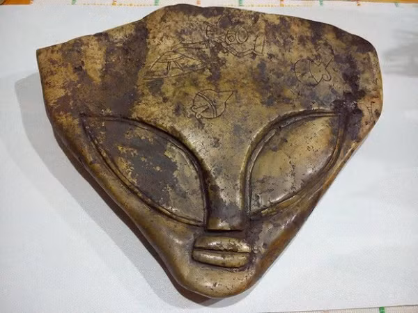 Người Maya nổi bật trong lục địa châu Mỹ với chữ viết chữ tượng hình – là một trong số ít các hệ thống chữ viết hoàn chỉnh trong lục địa châu Mỹ thời kỳ Tiền Columbia. Ngoài ra, họ còn phát triển nghệ thuật, kiến trúc, toán học, thiên văn học và sinh thái học. Nền văn minh Maya là một trong những nền văn hóa cổ nhất và phát triển nhất ở châu Mỹ.