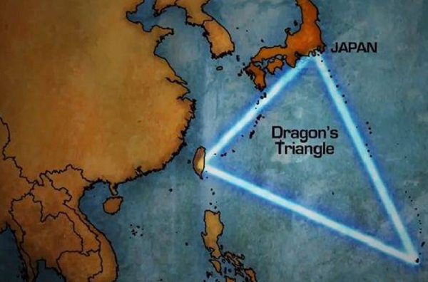 Khu vực này là một tam giác được tạo giữa Nhật Bản, quần đảo Bonin và một phần lớn của biển Philippiness. Biển Quỷ nằm đối diện với Tam giác Quỷ Bermuda trên tọa độ Trái Đất, là nơi gây ra những vụ đắm tàu và mất tích kinh hoàng nhất Nhật Bản nên nó được niều người ví như “Bermuda của Thái Bình Dương”.