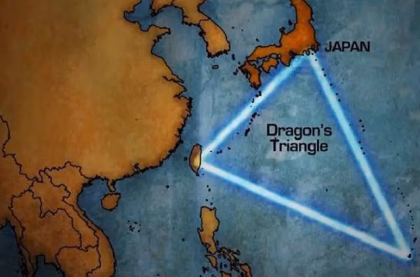 Khu vực này là một tam giác được tạo giữa Nhật Bản, quần đảo Bonin và một phần lớn của biển Philippiness. Biển Quỷ nằm đối diện với Tam giác Quỷ Bermuda trên tọa độ Trái Đất, là nơi gây ra những vụ đắm tàu và mất tích kinh hoàng nhất Nhật Bản nên nó được niều người ví như “Bermuda của Thái Bình Dương”.