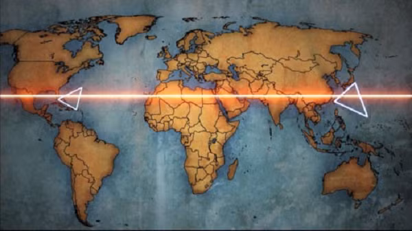 Ngoài ra, họ cũng thường gặp những con sóng lớn, mù biển, lốc xoáy và sương mù dày đặc. Vào những năm 1200, Kublai Khan (Hốt Tất Liệt) đã nhiều lần cố gắng đi qua biển Quỷ và kết quả là nhiều tàu trong đội quân của ông đã bị mất tích một cách bí ẩn, kéo theo sự "bốc hơi" của hơn 40.000 quân lính.