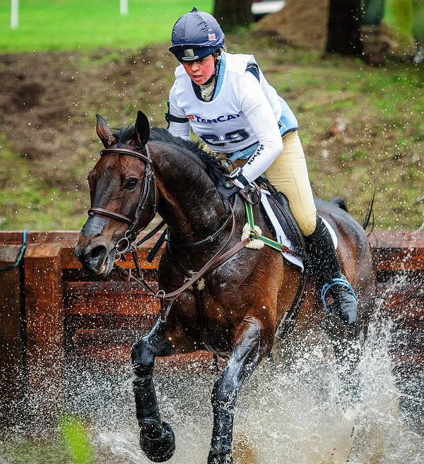 Được biết người ta có thể chiết xuất tinh dịch của nó 1 lần/ngày trong suốt mùa sinh sản kéo dài 8 tháng. Mỗi lần chiết sẽ lấy khoảng 80ml, sau đó số chất lỏng này sẽ được chia thành nhiều phần và đựng trong ống nhỏ, cuối cùng bảo quản trong môi trường -196 độ C để duy trì chất lượng.