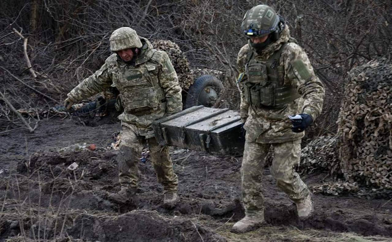 Phát hiện ra điều này, Quân đội Nga đang tăng cường tấn công quân Ukraine tập trung ở Sumy, với tên lửa, máy bay chiến đấu, máy bay không người lái và pháo hạng nặng gần như liên tục nhắm vào các điểm tập kết của Quân đội Ukraine. Ảnh:ArmyInform.