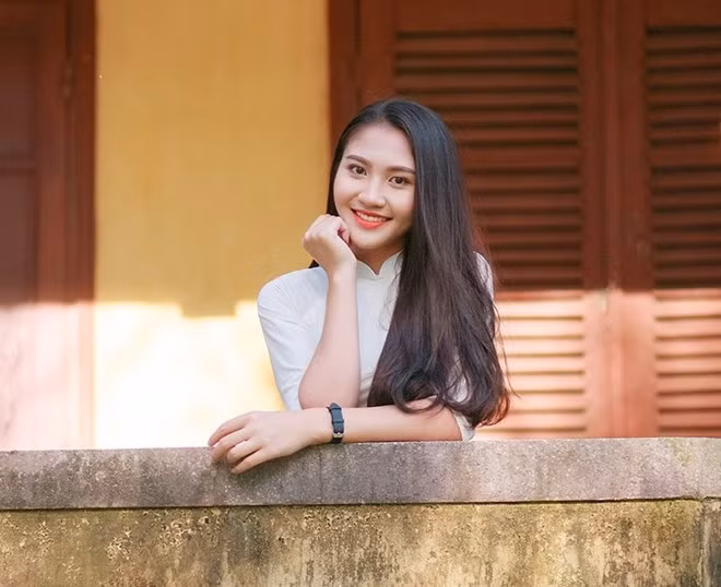 Với màn thi tài năng được đánh giá cao, Hà Ngọc Thủy Tiên (ĐH Lâm nghiệp) được kỳ vọng sẽ làm nên chuyện tại cuộc thi năm nay. Trên trang cá nhân, Thủy Tiên được nhiều bạn bè ủng hộ khi tham gia Hoa khôi sinh viên Việt Nam.