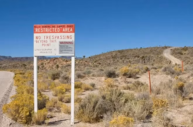 Theo Sputnik, hơn 2 triệu người ở Mỹ đã hưởng ứng lời kêu gọi trên mạng xã hội Facebook về việc “tràn vào căn cứ tối mật của Mỹ” ở bang Nevada để tìm kiếm người ngoài hành tinh.