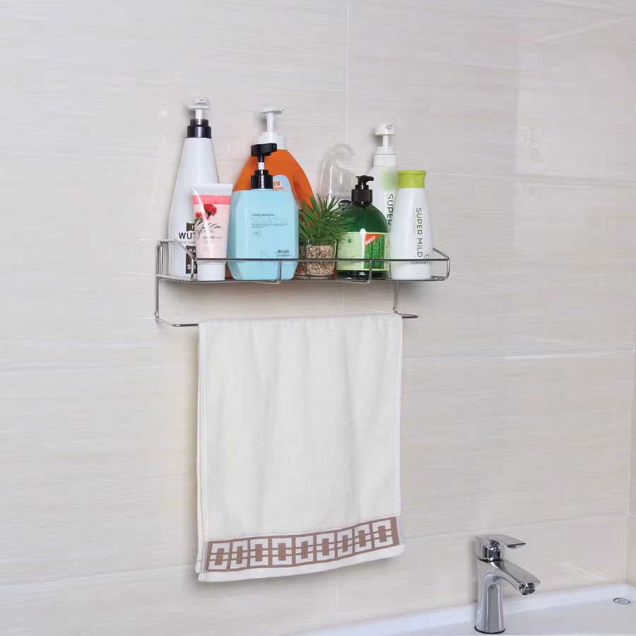 Nếu treo khăn thấp thì mỗi lần xả nước bồn cầu, có thể nước bồn cầu sẽ ngấm vào khăn.