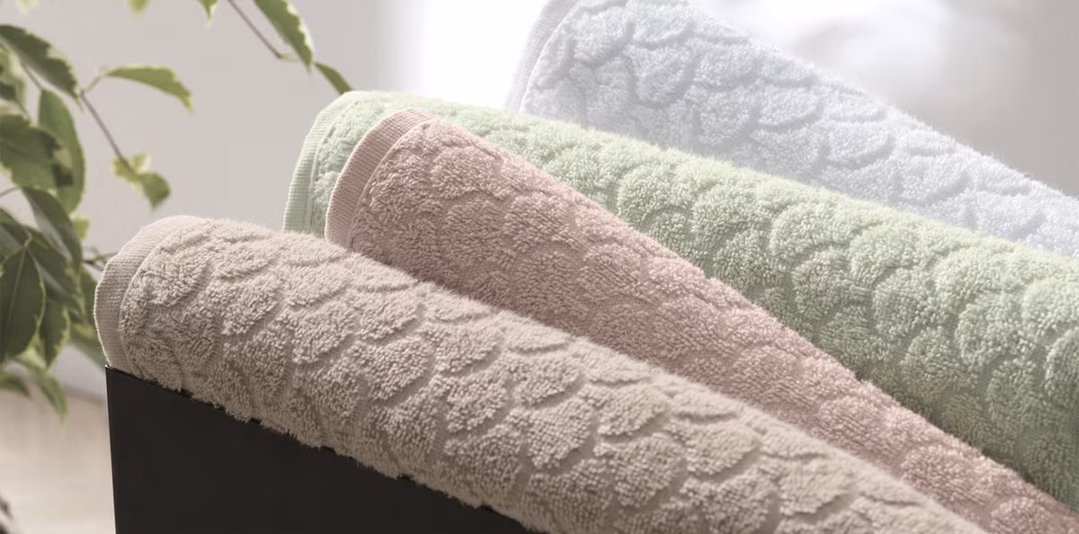 Vị trí thứ ba mà bạn không thể để khăn tắm: Trong chậu. Nhiều người quen vứt khăn vào chậu sau khi rửa mặt. 