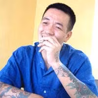  Một người xem tử vi cho Hải phán rằng, chắc chắn sau này sẽ làm tướng và dưới tay có nhiều quân sĩ đắc tài đắc lộc. Thế là ngay sau khi được ông thầy tướng số phán, Hải “Bánh” liền xăm ba chữ “Sanh vi tướng” vào rốn.