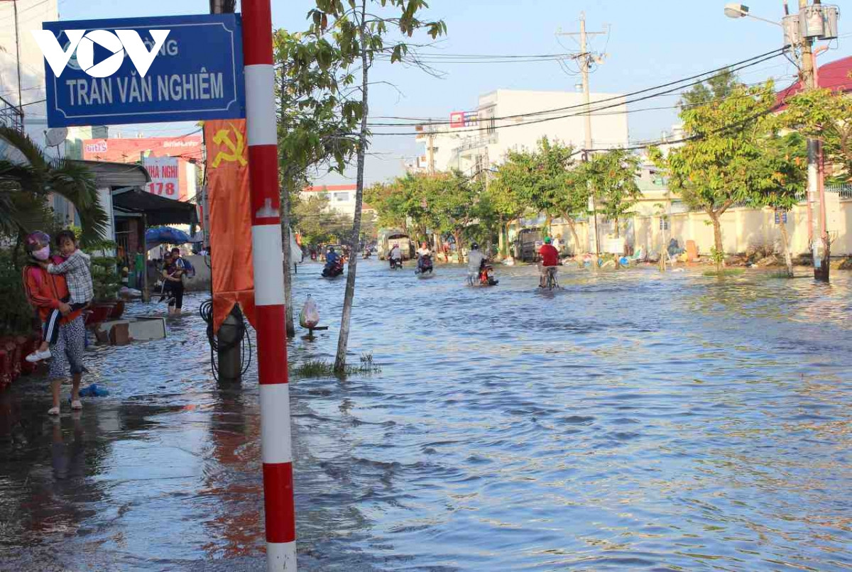 Nhiều tuyến đường trong nội ô của Cần Thơ biến thành sông.