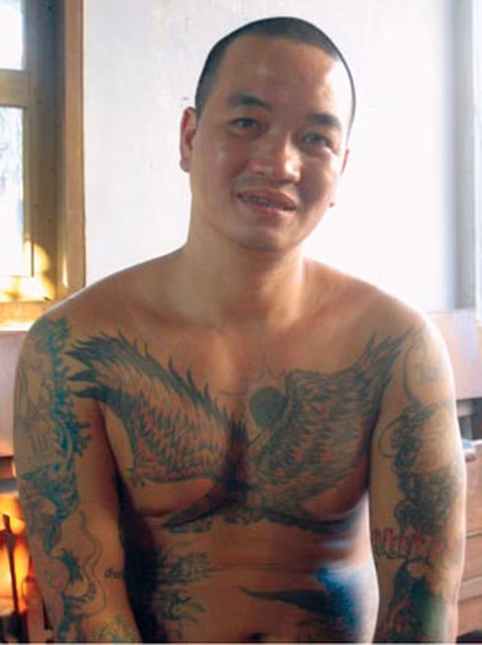 Hải Bánh cũng là đối tượng hình sự, có nhiều tiền án, tiền sự về các tội trộm cắp, cố ý gây thương tích, gây rối trật tự công cộng. Trong băng nhóm của Hải Bánh có Nguyễn Thế Phát (ở phố Huế, quận Hai Bà Trưng, Hà Nội), Nguyễn Việt Hưng (tức Hưng chùa, Hưng con, Hưng finhon, thường trú 9A Lê Quý Đôn, phường Bạch Đằng, quận Hai Bà Trưng, Hà Nội), Nguyễn Xuân Trường (tức Trường xoăn, trú 13 phố Hàng Hành, ở tổ 7, phường Phúc Tân, cùng quận Hoàn Kiếm, Hà Nội), Lê Duy Long (tức Long Tây, ở quận Đống Đa, Hà Nội).