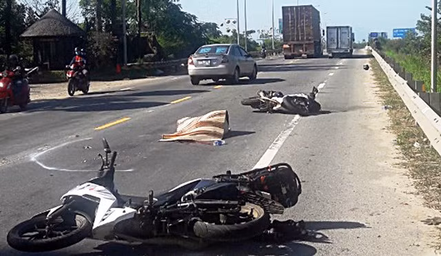 Vụ tai nạn khiến một người điều khiển xe môtô tử vong tại chỗ, một người bị thương nặng. Hiện chưa xác định được danh tính lái xe ôtô và môtô. (Ảnh minh họa)