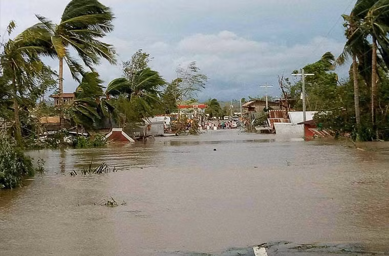 "Biển nước" ở Centro2, Mallig, Isabela sau khi bão mạnh Haima đi qua.