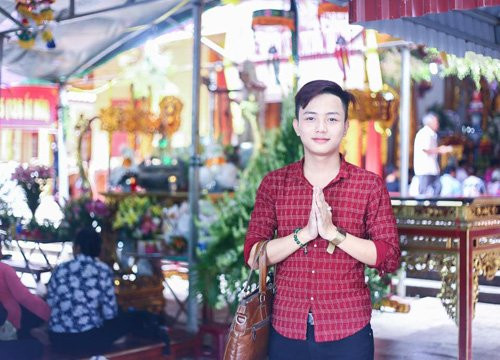 Hình ảnh đời thường của "mỹ nam hầu đồng".