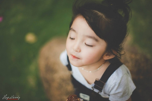 Nhiếp ảnh gia Huy Tưởng, người đã ghi lại những khoảnh khắc đáng yêu của bé Susu cho hay, đây là một bộ ảnh rất tình cờ.