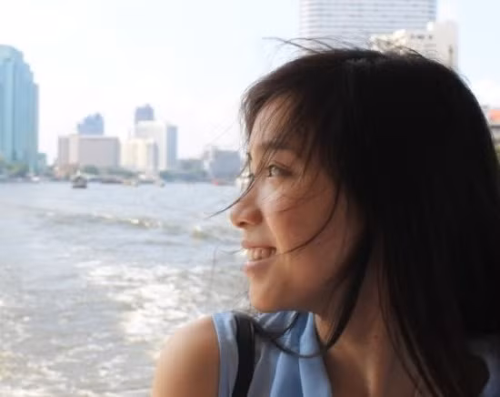 Mơ ước của cô bạn lai Tây là mua được một ngôi nhà tặng mẹ.