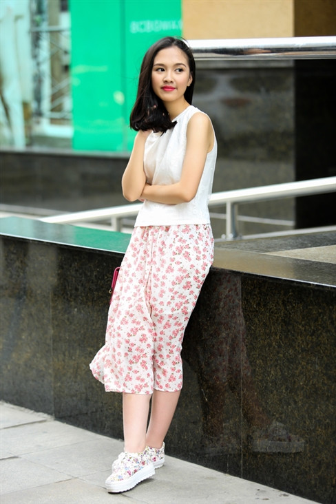 Năm 2013, Đỗ Hà Anh vượt qua hàng trăm thiếu nữ sinh đẹp và đăng quang cuộc thi Người đẹp Tràng An. Và cũng trong năm này, Đỗ Hà Anh tiếp tục giành danh hiệu hoa khôi cuộc thi Duyên dáng Hà thành.