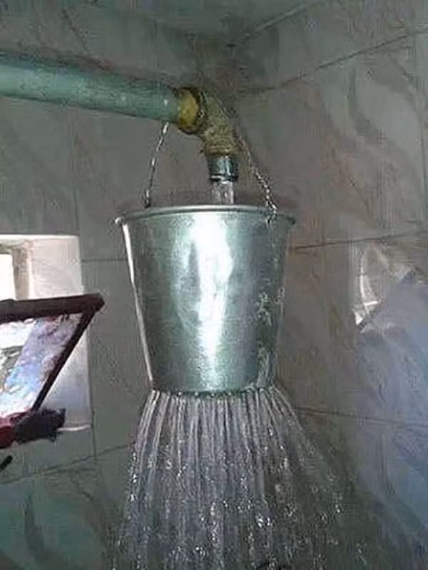 Xô.. tắm hoa sen.