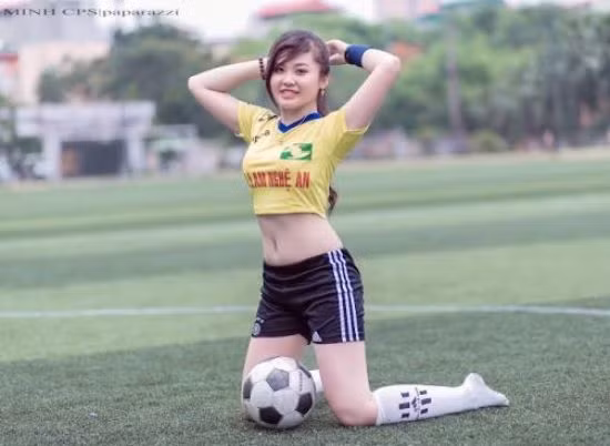 Cô bạn chia sẻ: "Để trở thành một kiểm sát viên giỏi cần có vốn kiến thức và kinh nghiệm. Cần có cái nhìn tổng quan hơn về cuộc sống, một người luật sư hay một kiểm sát viên giỏi phải là người có cái đầu lạnh, trái tim nóng và một bàn tay sạch".