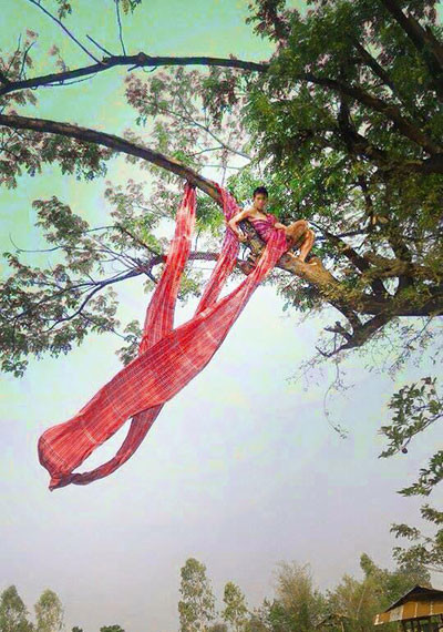 Chàng trai này chính là Madaew, một nam sinh trung học mới 15 tuổi đến từ vùng nông thôn của tỉnh Khon Kaen, Đông Bắc Thái Lan.