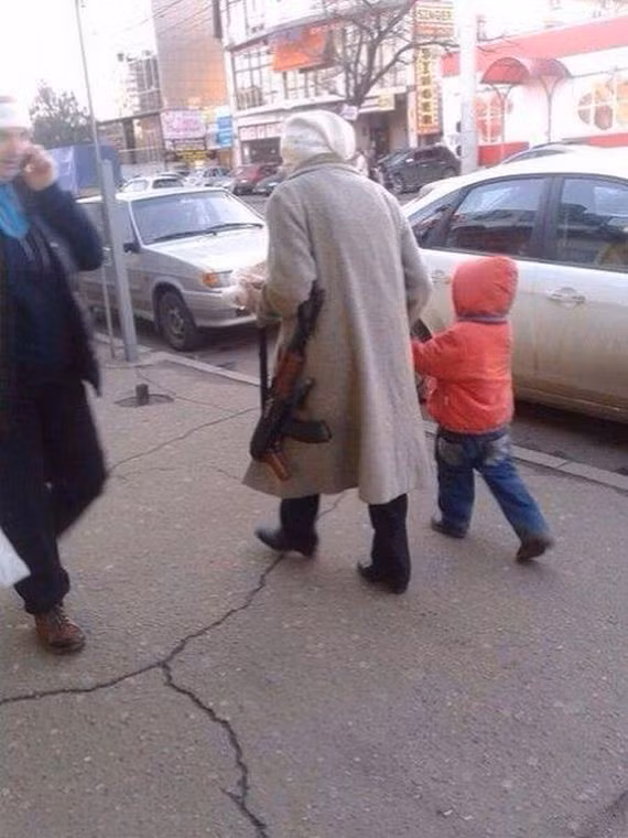 Vác... súng đi dạo.