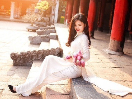 Cô chia sẻ: "Từ nhỏ, mình đã yêu màu xanh áo lính. Biết tin đỗ vào trường, mình cảm thấy tự hào và vui sướng khi được khoác lên mình bộ cảnh phục".