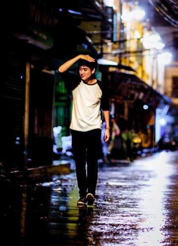 Những hình ảnh phong độ của giảng viên Đại học Kinh tế Quốc dân khiến trái tim của nhiều cô gái loạn nhịp.