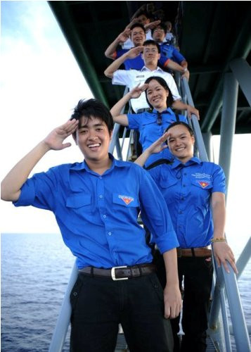 "Mình luôn dành được tình cảm mến mộ từ thầy cô và sinh viên, có lẽ mọi điều mình nhận được cho đến lúc này đều bắt nguồn từ cách sống hết mình, hết mình với gia đình, với bạn bè, với hoạt động phong trào và đặc biệt là với các bạn sinh viên".