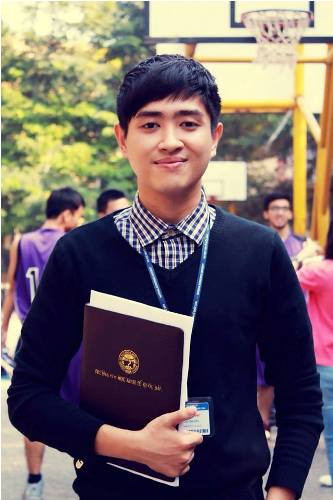 Thầy giáo trẻ có sở thích: Du lịch, chụp hình và tham gia phong trào thanh niên, tình nguyện.