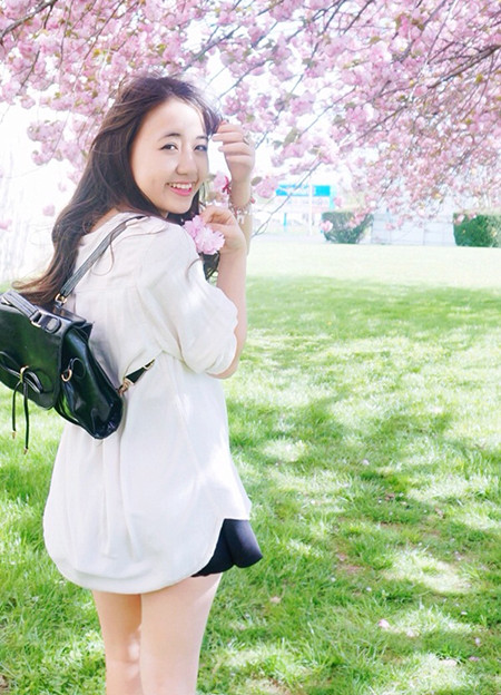 Vương Anh luôn quan tâm, chia sẻ mọi chuyện với bạn gái.