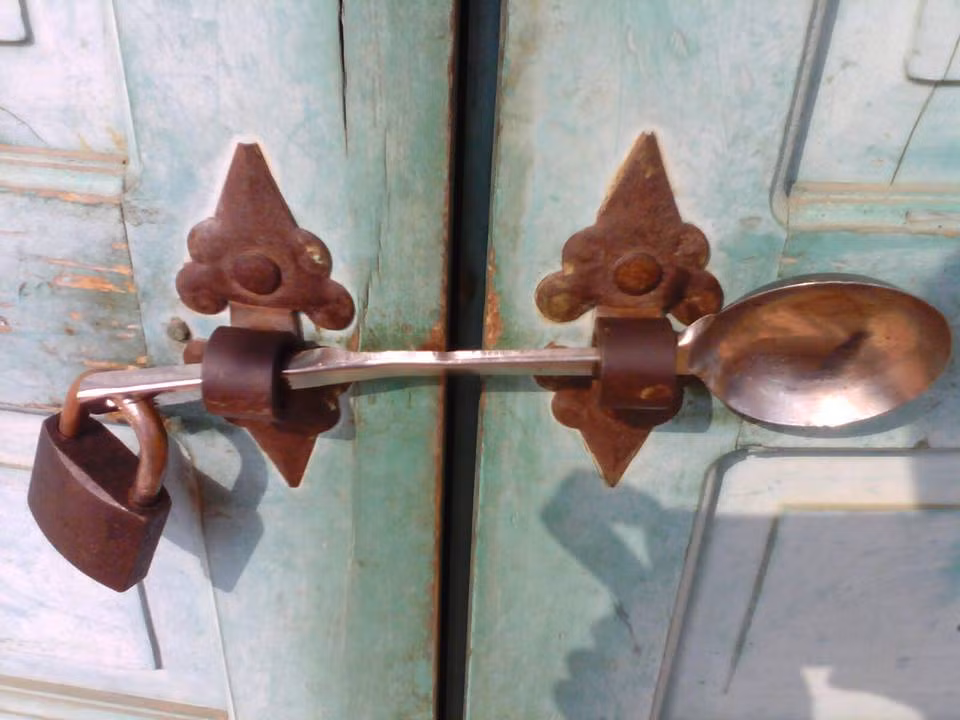 Khóa cửa level bá đạo.