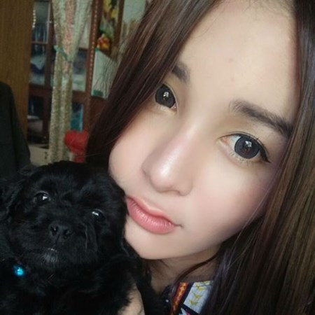 Được sự ủng hộ của mẹ, cô quyết tâm tự tiết kiệm để chi trả dần cho những ca phẫu thuật thẩm mỹ của mình. Tới nay, hầu hết những người nhìn thấy cô đều phải ngỡ ngàng.